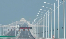 أطول جسر بحري في العالم